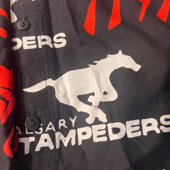 Calgary Stampeders CFL Canada Horses Mountains Button Up Light Cotton Fan Shirt - Picture 7 of 7
